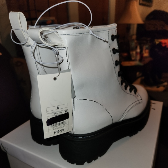 A NEW DAY Erin White Memory Foam Zip Platform Combat Boots Sz 6 New w/Tag - Picture 2 of 6